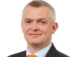 Why Middle-Market Companies Need a Carrier with Industry Expertise : Risk &  Insurance