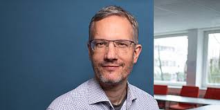 Wer ist bei IJAB tätig?