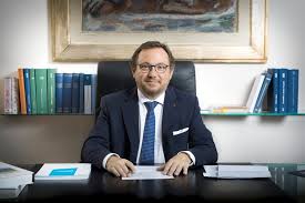 Lehman brothers, banca popolare di puglia e basilicata condannata a risarcire pensionato con una sentenza di pochi giorni fa il tribunale di bari ha condannato banca popolare di puglia e basilicata a risarcire un consumatore barese che aveva investito i propri risparmi in obbligazioni lehman brothers. Altamura Banca Popolare Di Puglia E Basilicata Risultati Buoni Nel 2017