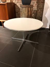 The longevity is illustrated in the remarkable quality that fritz hansen created with piet hein, bruno mathsson and arne jacobsen in 1968. Circular Coffee Table By Arne Jacobsen For Fritz Hansen 1960s Sold Re Jules Vintage