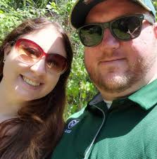 What are some safe and inclusive vocal lessons and theater programs for  kids?