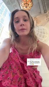 Caroline Setliff's Instagram, Twitter & Facebook