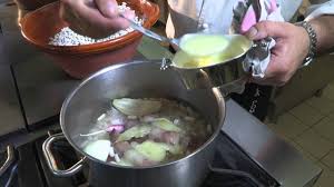 Epingle Sur Cassoulet Fricassee Freginat Fevoulet