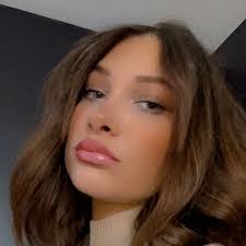 Laura Ribble's Instagram, Twitter & Facebook