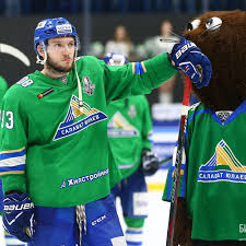 A video of the thunderbug spraying a fan of the boston bruins with silly string went viral in 2012. Report The Tampa Bay Lightning Are Interested In Russian Defenceman Artyom Sergeyev Raw Charge