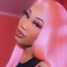 Krista Velez's Instagram, Twitter & Facebook