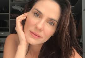 Rafaela Mandelli impressiona em foto com a filha e beleza chama a atenção