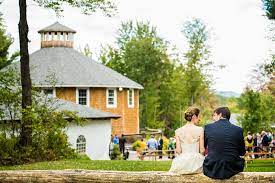 Weddings At Sleepy Hollow Inn Huntington Vt Vermont Wedding Venues Barn Wedding Venue Vermont Wedding