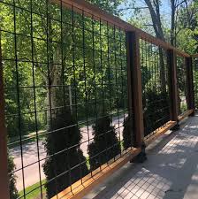 Manufactured with a 6 gauge welded 4x4 mesh pattern, wild hog panels allow for great visibility, are extremely durable, and versatile for use in both residential and. 4x4 Mesh Level Rail Panels By Wild Hog Railing Decksdirect