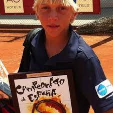 1 and defending champion novak djokovic faced spanish qualifier alejandro davidovich fokina for a place in the quarterfinals of the internazionali bnl d'italia. Alejandro Davidovich On Twitter En Mallorca