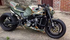 最近元気ないね suzukiさん 世界のファンはsuzukiを愛しているよ こんな過激なカスタムだってしちゃっているよ もっとトンがったバイク 待ってるよ lawrence motorcycle x cars a your life カフェレーサースタイル バイク スポーツバイク