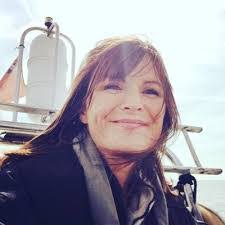 Sarah Saunders's Instagram, Twitter & Facebook