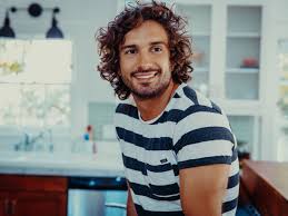 Joe wicks is the son of david and lorraine wicks and brother of karen and bianca. Pe With Joe Wicks The Portugal News