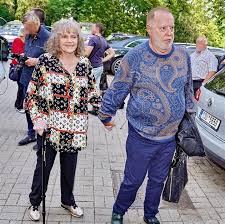 Jun 01, 2021 · skoro to vypadá, jako kdyby současnému hollywoodu vládla herecká generace chrisů. Pilarova Zustava V Peci Boromejek Manzel Za Ni Kvuli Zakazu Navstev Nesmi Expres Cz