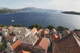 Yellow and orange always look good together as well as suit a mediterranean style home. Hd Wallpaper Croatia Korcula Adriatic Sea Mediterranean Blue Sea Old Town Wallpaper Flare