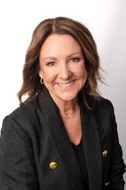 Home for sale in Valparaiso: 2706 Baldwin Court, Valparaiso, IN 46383