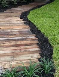 Amazing Pallet Path Way With Garden Ideas Jpg 500 650 Garten Ideen Garten Garten Landschaftsbau