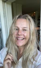 Hi! New member here! I was requested by the site to post a photo and write  something about myself. Since I'm dull, this is it. Today is sunday and  I've spent 5