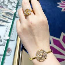 Perlu diketahui bahwa harga cincin ini dipengaruhi oleh berapa berat gramnya juga berapa karatnya. Habib Menyerlah Gaya Dengan Rekaan Terkini Cincin Dan Facebook
