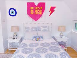 Get the latest on bedroom decorating ideas from teen vogue. Pinterest Elliebarton17 Dorm Room Decor Dorm Room Designs Preppy Room