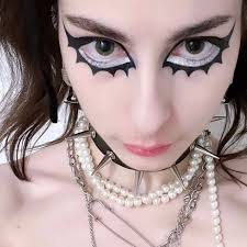 I'm begging newly discovered white autistic folks to read something better  than “Unmasking Autism” by Dr. Devon Price. I swear, there's way better  books out there