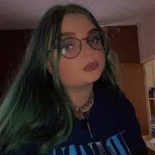 Katie Macbeth's Instagram, Twitter & Facebook