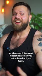 Always gotta grab the booty even if you've got a broken hand 😈😂 Happy 4th  of July everyone 🇺🇸 Hopefully you're all celebrating this Independence  Day by spending time with loved ones