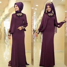 Ister Ipek Sal Ile Zarif Ister Sifon Sal Ile Havali Kugu Abiye Www Gamzeozkul Com Ve Satil Noktalarimizda Gamzeozkul Newcollection Teset Elbise Sal Nokta