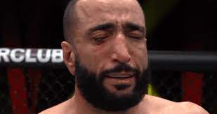 An eye poke at the tail end of the round stalled the bout for a moment so muhammad could recover then resumed with a minute left, the momentum still there for edwards. Video Leon Edwards Vs Belal Muhammad Ends After Brutal Eye Poke Mma Themaclife