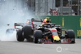 New f1 championship leader max verstappen maintained his momentum with the fastest time of first with cars back on the fast and challenging 6km baku city circuit for the first time in two years. Fotostrecke Der Red Bull Crash In Baku