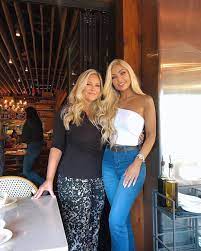 Katerina hartlova aka katarina the glorious one returns! Katerina Rozmajzl And Her Mom Irtr Fashion Outfit Beautiful Pretty Clothes For Women Clothes Women
