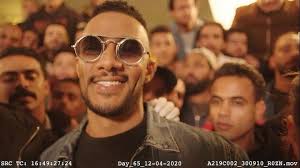 أثار الفنان المصري محمد رمضان غضب الجمهور من خلال مقطع فيديو، ظهر فيه وهو يبعثر مئات الدولارات بكل مكان. ÙÙŠØ¯ÙŠÙˆ Ù…Ø­Ù…Ø¯ Ø±Ù…Ø¶Ø§Ù† ÙŠØ­ØªÙÙ„ Ø¨Ø§Ù†ØªÙ‡Ø§Ø¡ Ù…Ø³Ù„Ø³Ù„ Ø§Ù„Ø¨Ø±Ù†Ø³ ÙÙ† ÙˆØ«Ù‚Ø§ÙØ© Ø§Ù„ÙˆØ·Ù†