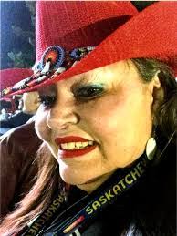 Leslie Lavallee's Instagram, Twitter & Facebook