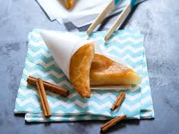 Bricks Pomme Cannelle Recettes Recette Recette Brick Recette Dessert Feuille De Brick