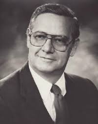 BENEDICT HOWES Obituary (2017)