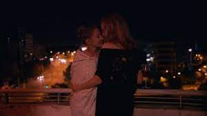 Zajednički bivši ljubavnik, fotoalbum, neki online razgovori, zajednička kava, posjet. Cateva ConversaÈ›ii Despre O FatÄƒ Foarte InaltÄƒ De SÄƒptÄƒmana Viitoare In Cinematografe Cinemagia Ro