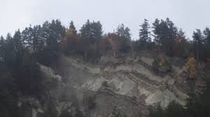 Greutatea în carate definește mărimea unui diamant. Singurul Loc Din Romania In Care Se GÄƒsesc Pietre PreÅ£ioase In Stancile MunÅ£ilor