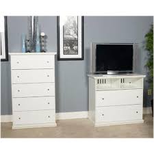 The casual style of the bostwick shoals panel bedroom set creates a homey environment in your bedroom areas. B139 46 Ashley Furniture Five Drawer Chest