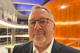 Bruce Gore's Instagram, Twitter & Facebook