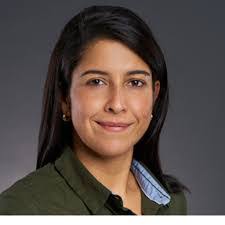 Roxana Palacios's Instagram, Twitter & Facebook