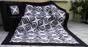 Das hübsche tuch mit dem monochromen farbstil von bohemia design ist durch seine schlichtheit und qualität ein langlebiger allrounder in deinem zuhause. Patchworkversand Handarbeitshaus Grobern Ausstellungsstuck Streifen Stern Decke Schwarz Weiss