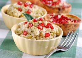 Quando il riso ha preso colore spruzzatelo con il vino e lasciate evaporare. Risotto Al Melograno Mangiare Bene