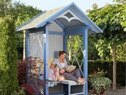 Eine Gartenlaube Zum Wohlfuhlen Gartenlaube Pavillon Ideen Gartenhaus Selber Bauen