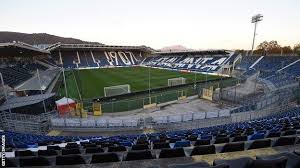 The atalanta fans also placed a message on the gates, a recipe for how to beat real madrid. Atalanta The Underdog Champions League Challengers With A Special Link To Fans Bbc Sport