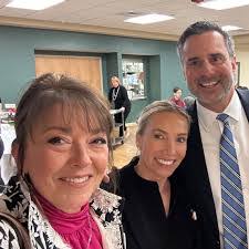 Mary Hyche's Instagram, Twitter & Facebook