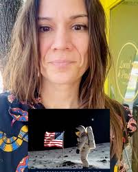 Welcome back to the Let's be friends Podcast, back with us today is friend Nick  Hinton. @nickhintonn Nick is the author of The Aquarian Singularity & The  Saturn time Cube Simulation. He