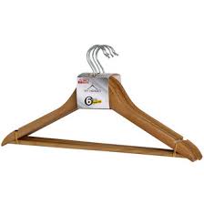 Gardıroplarda kıyafetlerimizi asarken kullandığımız ve düzen oluşturması açısından bizlere yardımcı olan elbise. My Hanger 6 Li Ahsap Aski Ucuz Sepet