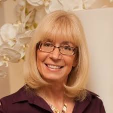 Over the past weekend I graduated from Northwood Univeristy with a BBA in  Fashion Marketing and Merchandising! Little Alyse is so proud that she  followed her dreams pursuing a career in the