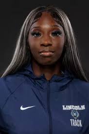 Mya Davis's Instagram, Twitter & Facebook