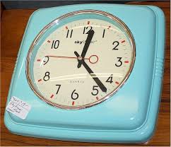 One Of My Favorite Clocks Of All Time Had It On My Living Room Wall For Years Traditional Clocks Clock Vintage Clock